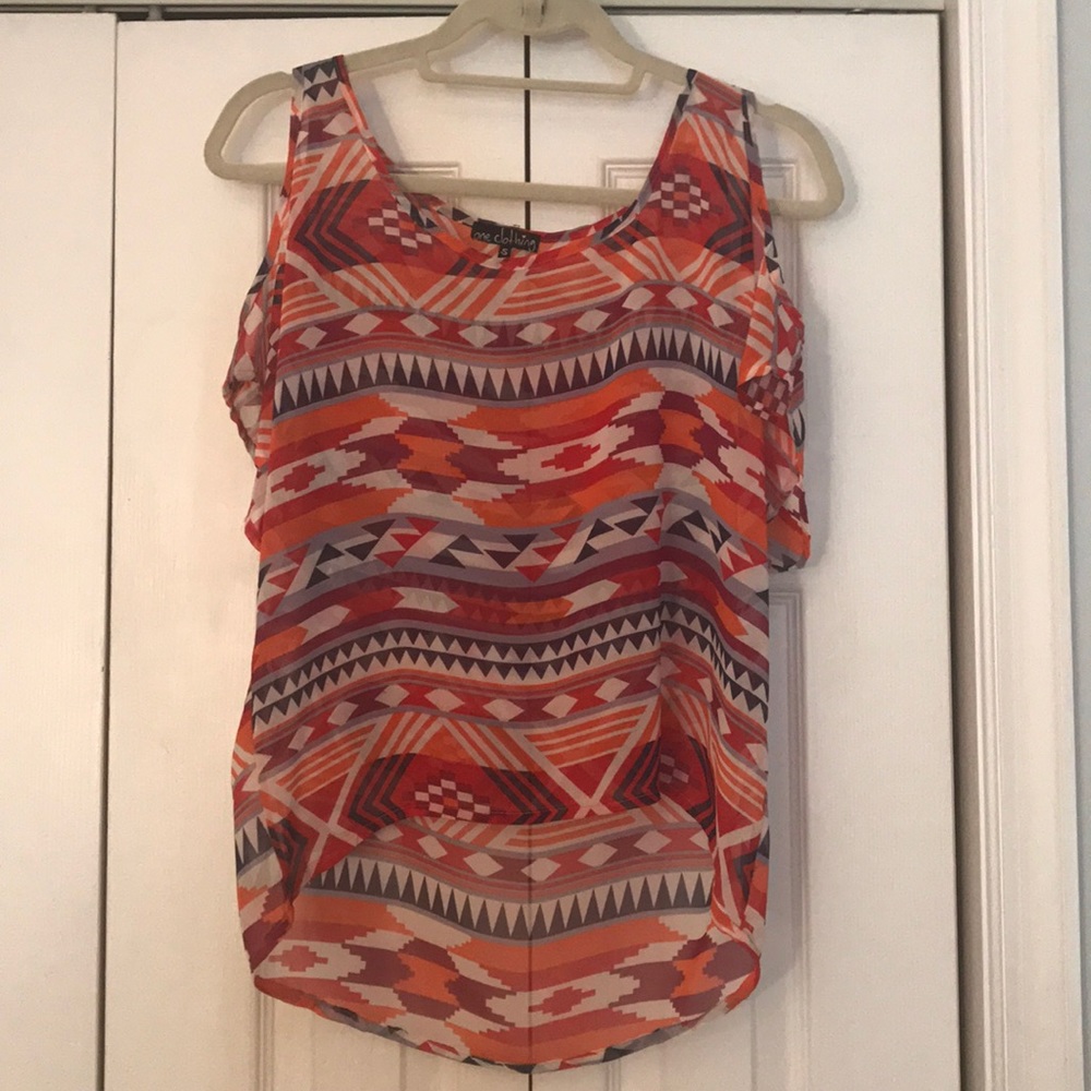 High low patterned shirt with open shoulders